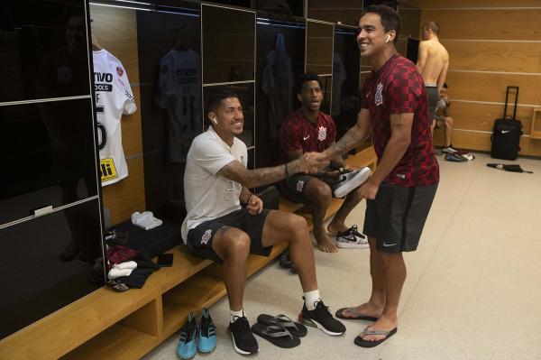 Ralf e Jadson no vesti&aacute;rio da Arena Corinthians em 2019 (Imagem: Daniel Augusto Jr/Ag Corinthians)