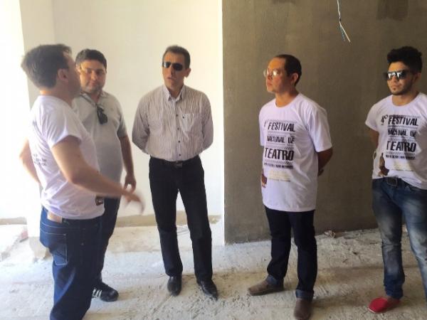 Gilberto Júnior e Secretário Estadual de Cultura visitam obra da Praça CEU?s.(Imagem:Waldemir Miranda)