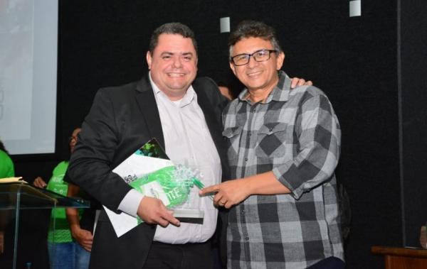 Secretaria de Comunicação de Floriano recebe homenagem em Seminário Internacional.(Imagem:Secom)