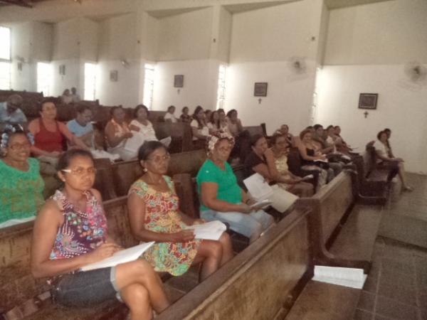 Equipes de liturgia participam de curso de formação em Floriano