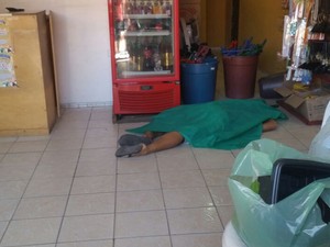 Homem é morto com dois disparos dentro de loja na Zona Sul de Teresina