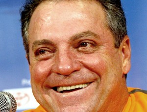 Abel mostra entusiasmo com chance de assumir Santos e fala em reforços