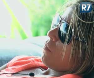 Fazendeira ouve opiniões das colegas