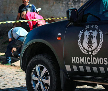 Servidor da UFPI e filho são mortos na porta de casa na Zona Leste de Teresina