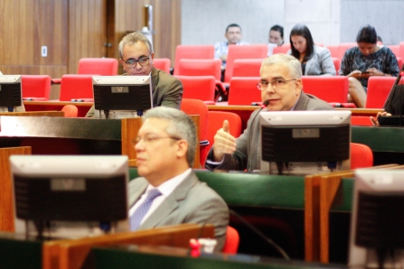 Operadoras comparecem e respondem aos questionamentos da CPI da Telefonia