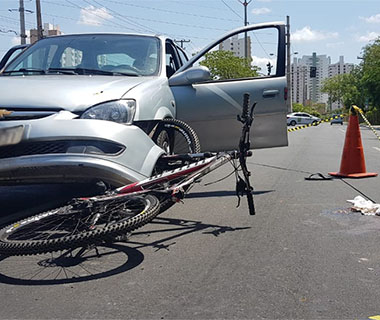 Polícia investiga se acidente na avenida Raul Lopes foi forjado