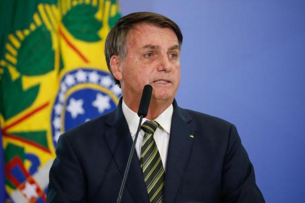 Bolsonaro é o candidato que mais responde processos de adversários no TSE