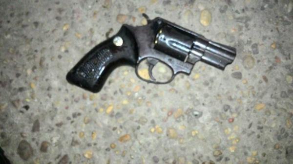 Arma encontrada no local.(Imagem:Divulga&ccedil;&atilde;o)