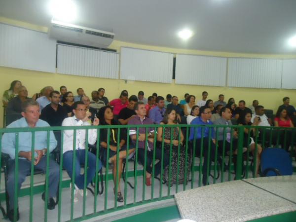 Câmera Municipal realiza Seção Solene e entrega títulos de Cidadão Florianense.(Imagem:FlorianoNews)