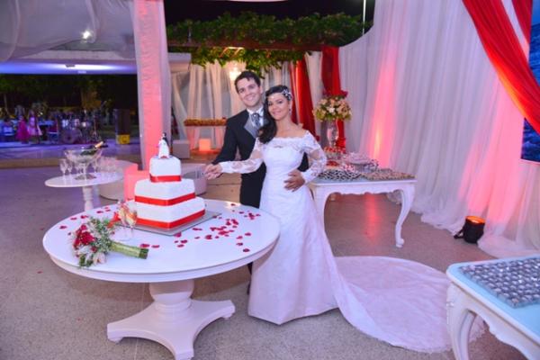 Noivos e Festa Decor agradece a confiança empregada pelos clientes