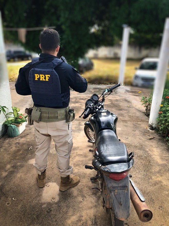 PRF recupera em Colônia do Gurguéia (PI) veículo roubado em Floriano