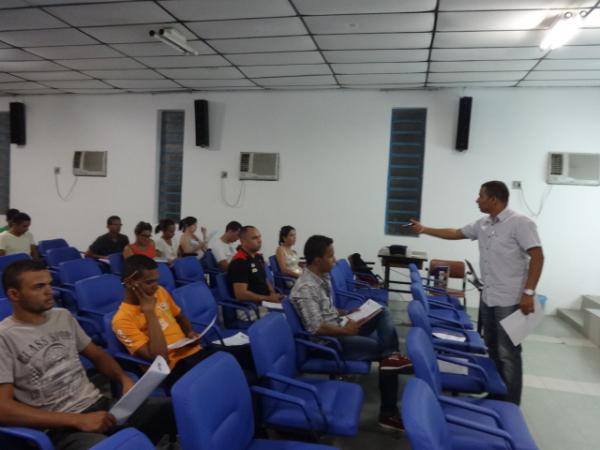 Carvalho & Lima Concursos apresentou aula inaugural de preparat&oacute;rio em Floriano.(Imagem:FlorianoNews)