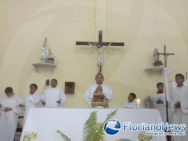 Prociss&atilde;o encerrou os festejos de Nossa Senhora de F&aacute;tima em Floriano.(Imagem:FlorianoNews)