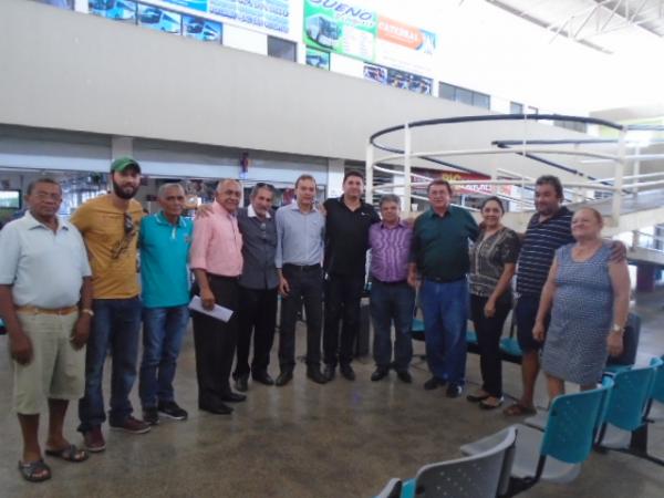 Deputados Gustavo Neiva e Rubens Martins vistoriam Terminal Rodoviário de Floriano