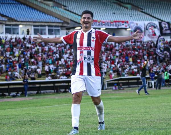 Felipe Par&aacute;, meia do River-PI.(Imagem:Maria Vit&oacute;ria / River AC)