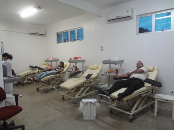 Hemocentro de Floriano realiza campanha de doação de sangue para salvar criança