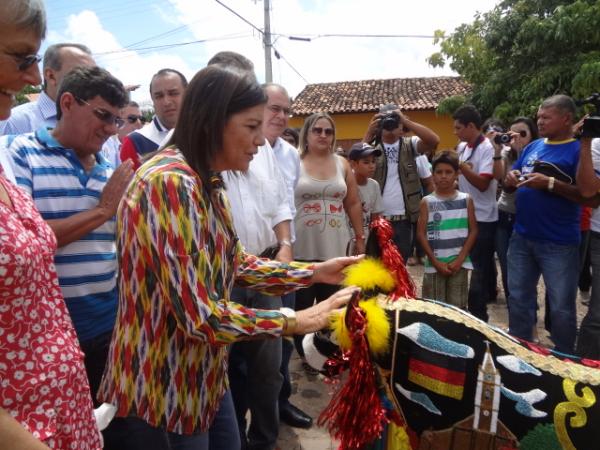 Roseana Sarney &eacute; recebida com festa em Bar&atilde;o de Graja&uacute;.(Imagem:FlorianoNews)