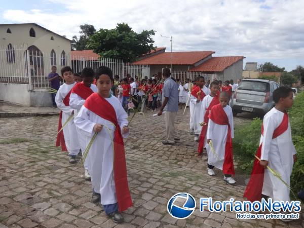 Prociss&otilde;es e missas marcaram o Domingo de Ramos em Floriano.(Imagem:FlorianoNews)