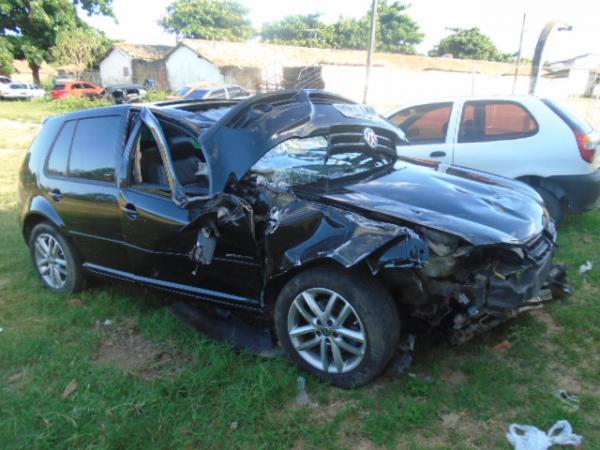 PM encontra rev&oacute;lver em autom&oacute;vel acidentado em Floriano.(Imagem:FlorianoNews)