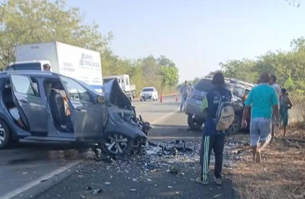 Uma mulher morre e tr&ecirc;s pessoas ficam feridas em acidente na BR-343 em Amarante, no Centro-Norte do Piau&iacute;.(Imagem:Divulga&ccedil;&atilde;o/PRF)
