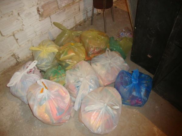 Alimentos recolhidos pelos jovens(Imagem:reda&ccedil;&atilde;o)