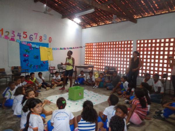  Os Brincantes de Pedagogia realizaram projeto O Contador de Est&oacute;rias em Floriano.(Imagem:FlorianoNews)
