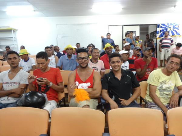 Escola de Samba Rosa de Ouro &eacute; campe&atilde; do Carnaval Campe&atilde;o de Floriano(Imagem:FlorianoNews)