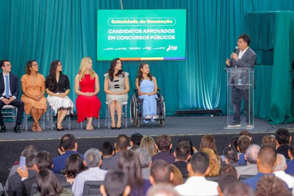 Rafael Fonteles empossa 137 concursados e destaca inova&ccedil;&atilde;o no servi&ccedil;o p&uacute;blico com a entrada de novos servidores(Imagem:Gabriel Paulino)