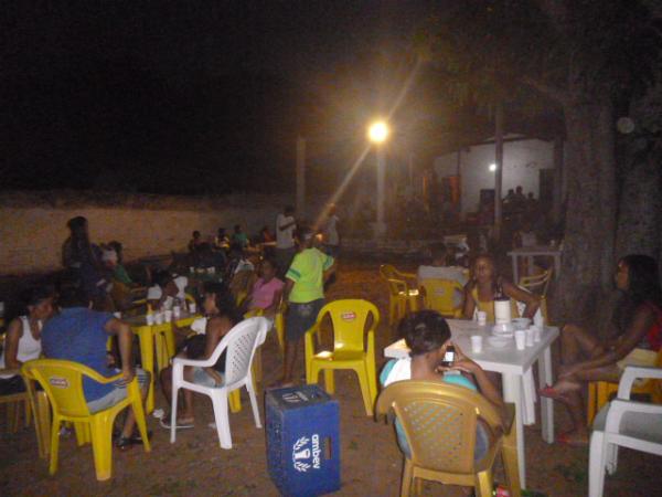 Caipira e Mocidade festejam colocação no desfile das Escolas de Samba de Floriano