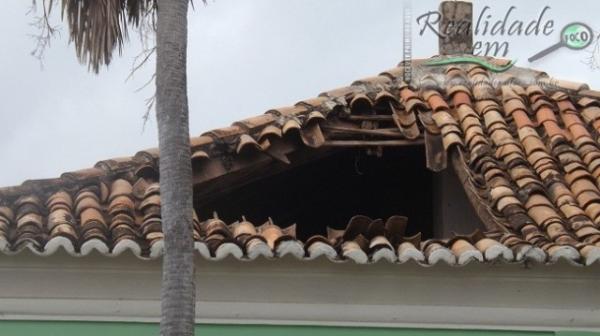 Parte do teto de prefeitura no interior do Piau&iacute; desaba ap&oacute;s forte chuva.(Imagem:Lu&iacute;s Silva/Realidade em Foco)