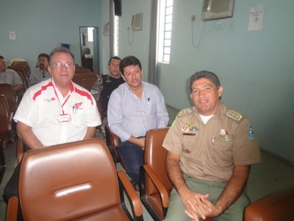 Associa&ccedil;&atilde;o Comercial se re&uacute;ne em Caf&eacute; Empresarial. (Imagem:FlorianoNews)
