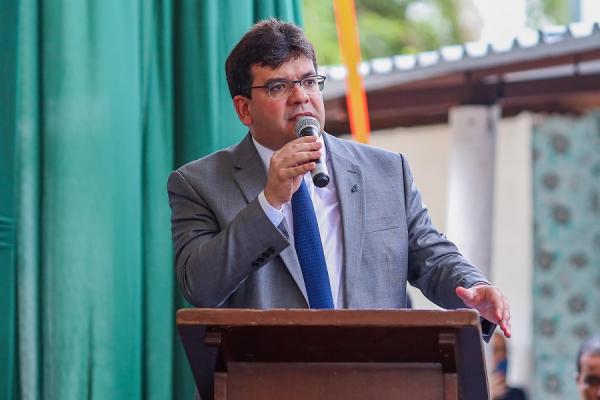 Governador implanta programa Piauí Saúde Digital e entrega reforma de estrada em Piracuruca