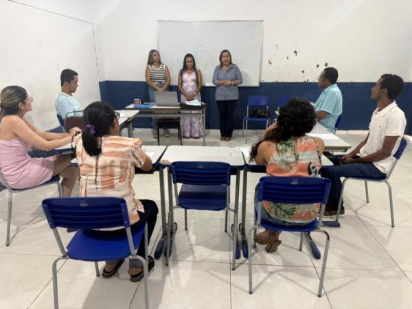 Com início do 2º semestre letivo nesta terça (4), Educação em Floriano acolhe novos professores concursados nas escolas(Imagem:Secom)