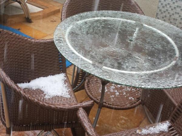 Após registrar quase 40°, Teresina é surpreendida com chuva de granizo