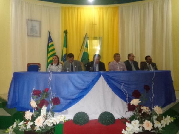 Per&iacute;odo legislativo &eacute; encerrado com entregas de T&iacute;tulo de Cidad&atilde;o Florianense.(Imagem:FlorianoNews)
