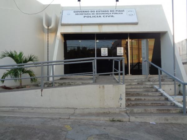 Menor é detido por populares após assalto a transeunte em Floriano