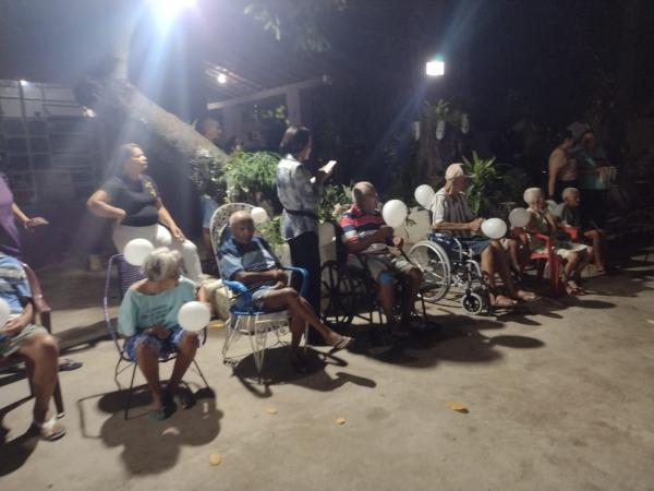 Casa de Acolhimento à Pessoa Idosa em Floriano recebe a Folia dos Santos Reis em noite especial.(Imagem:FlorianoNews)