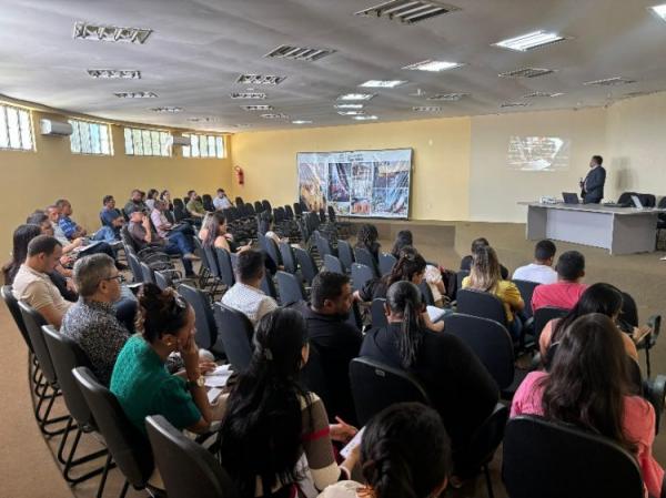 Controladoria de Floriano promove capacitação para fiscais de contratos(Imagem:Secom)