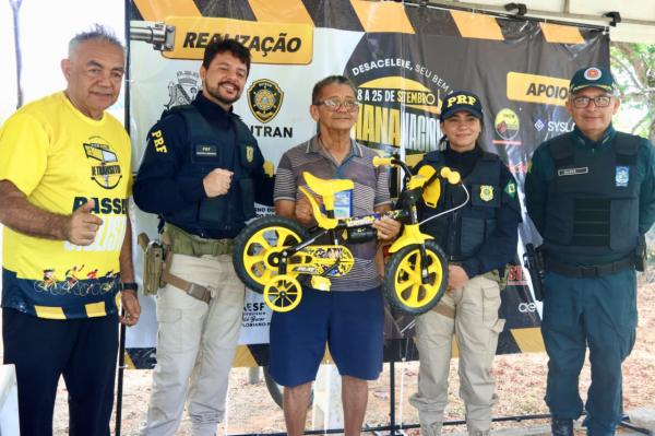 3º BPM reforça segurança durante passeio ciclístico da Semana Nacional do Trânsito em Floriano.(Imagem:Divulgação/PM)