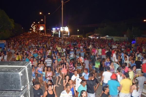 Record de público na segunda de Carnaval em Floriano