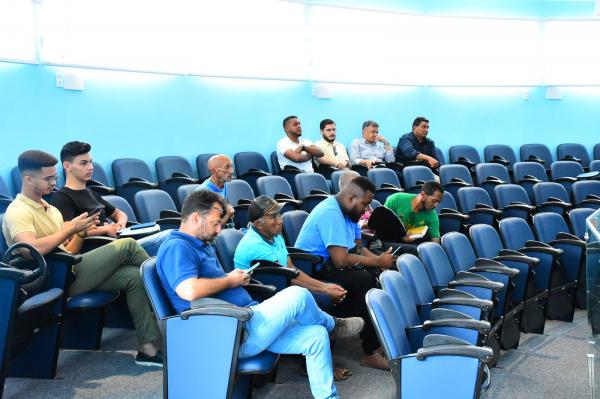 Câmara de Floriano encerra sessão sem votar os projetos da pauta do dia(Imagem:CMF)