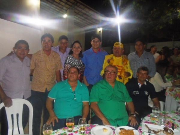 Em visita a Floriano, deputado Her&aacute;clito Fortes &eacute; recepcionado por pr&eacute;-candidatos.(Imagem:FlorianoNews)