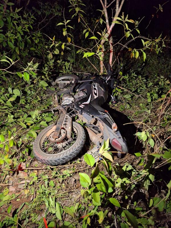 Suspeito foge da PM e deixa droga para trás na PI-120, em Arraial.(Imagem:Divulgação/PM)