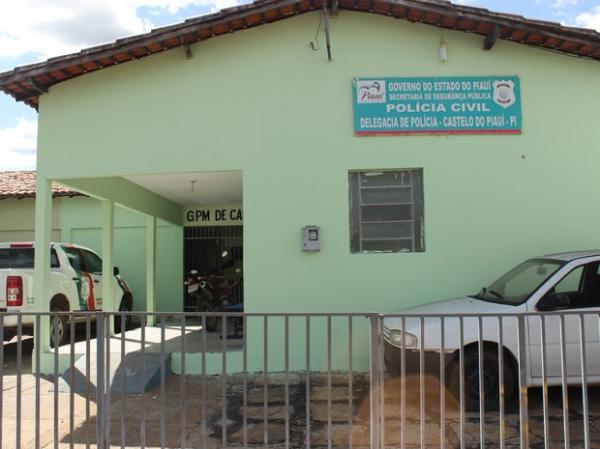 Suspeito foi encaminhado para a Delegacia de Castelo do Piau&iacute;.(Imagem:Patr&iacute;cia Andrade/G1)
