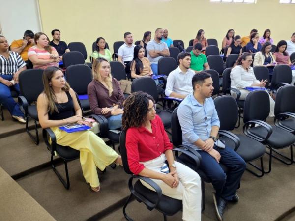 Controladoria de Floriano promove curso aos servidores que atuam na gestão e fiscalização de contratos (Imagem:Secom)
