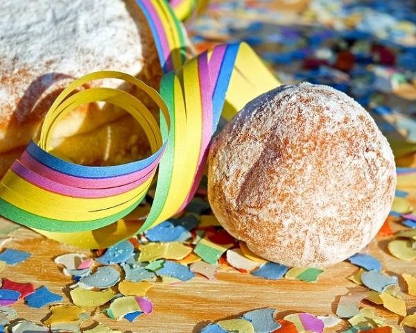 "Não adianta vender com desconto e ter prejuízo", alerta especialista sobre promoções de Carnaval