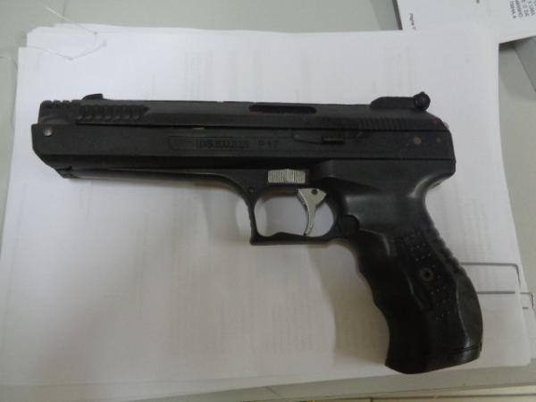 Polícia Militar prende cinco elementos com arma de pressão