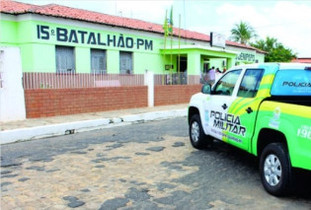 Assalto com refém e tiros em loja deixa suspeito ferido no Piauí