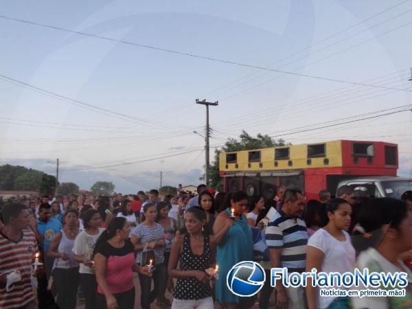 Prociss&atilde;o pelas ruas.(Imagem:FlorianoNews)
