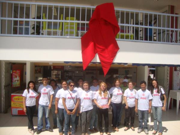 Dia Mundial de Luta Contra a AIDS - La&ccedil;o vermelho sina da luta contra a doen&ccedil;a(Imagem:reda&ccedil;ao)